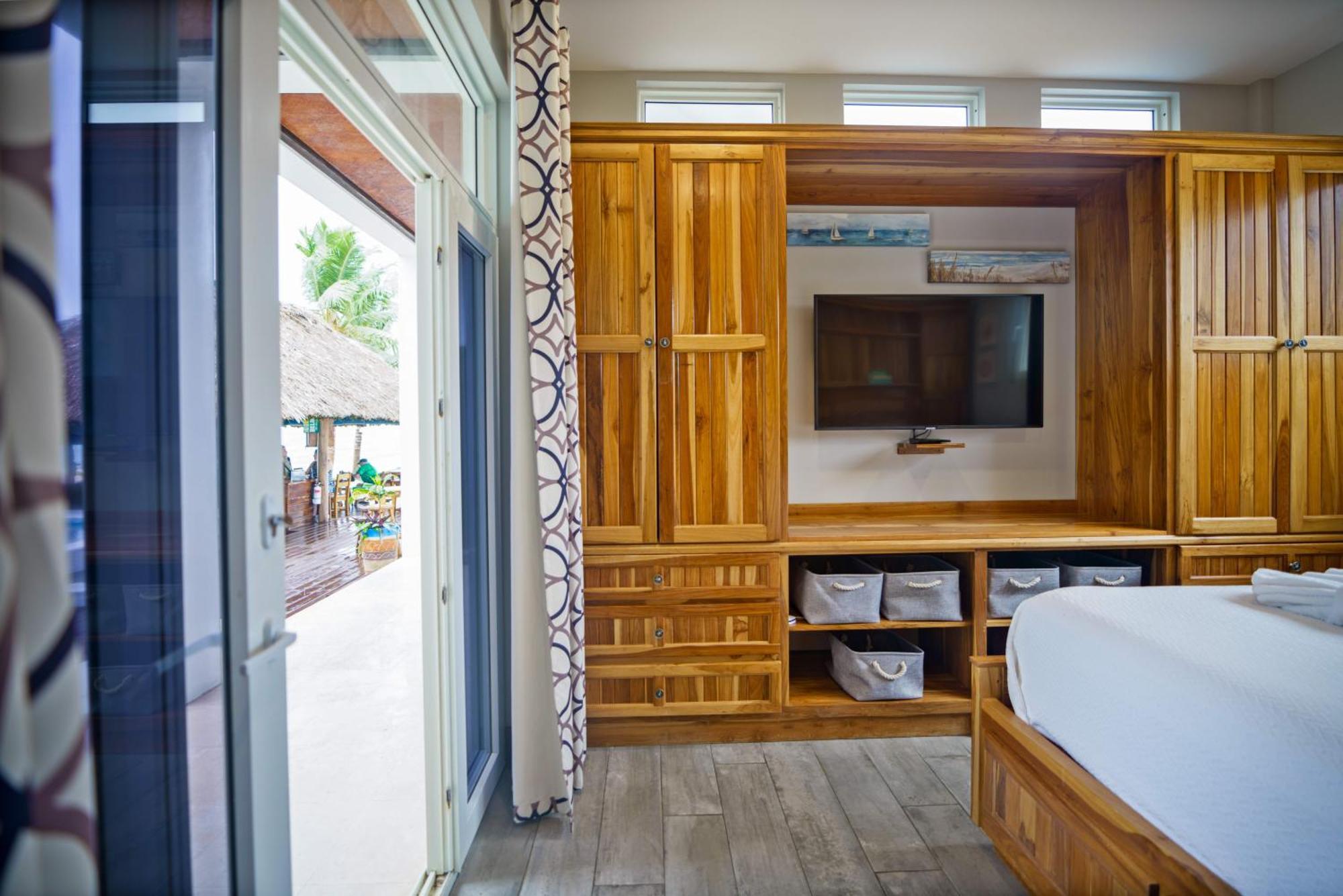 Hotel Ocean Breeze à Placencia Extérieur photo