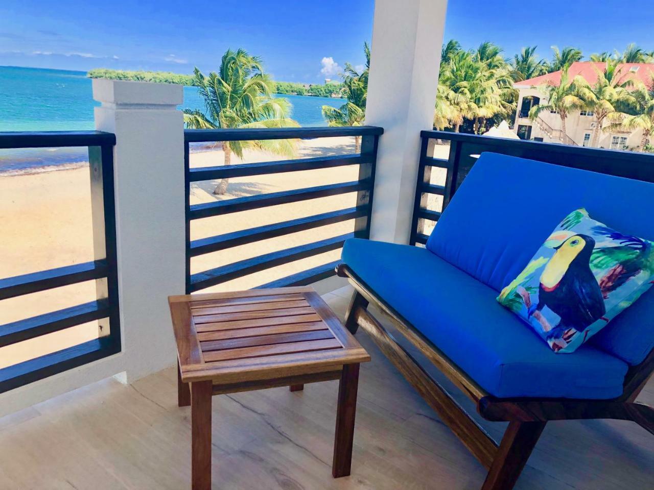 Hotel Ocean Breeze à Placencia Extérieur photo
