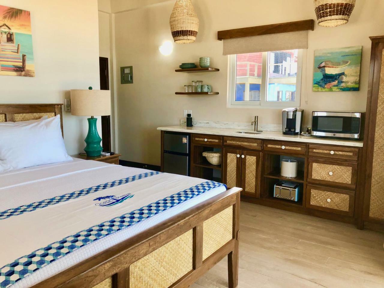 Hotel Ocean Breeze à Placencia Extérieur photo