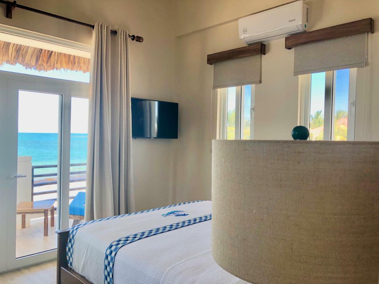 Hotel Ocean Breeze à Placencia Extérieur photo