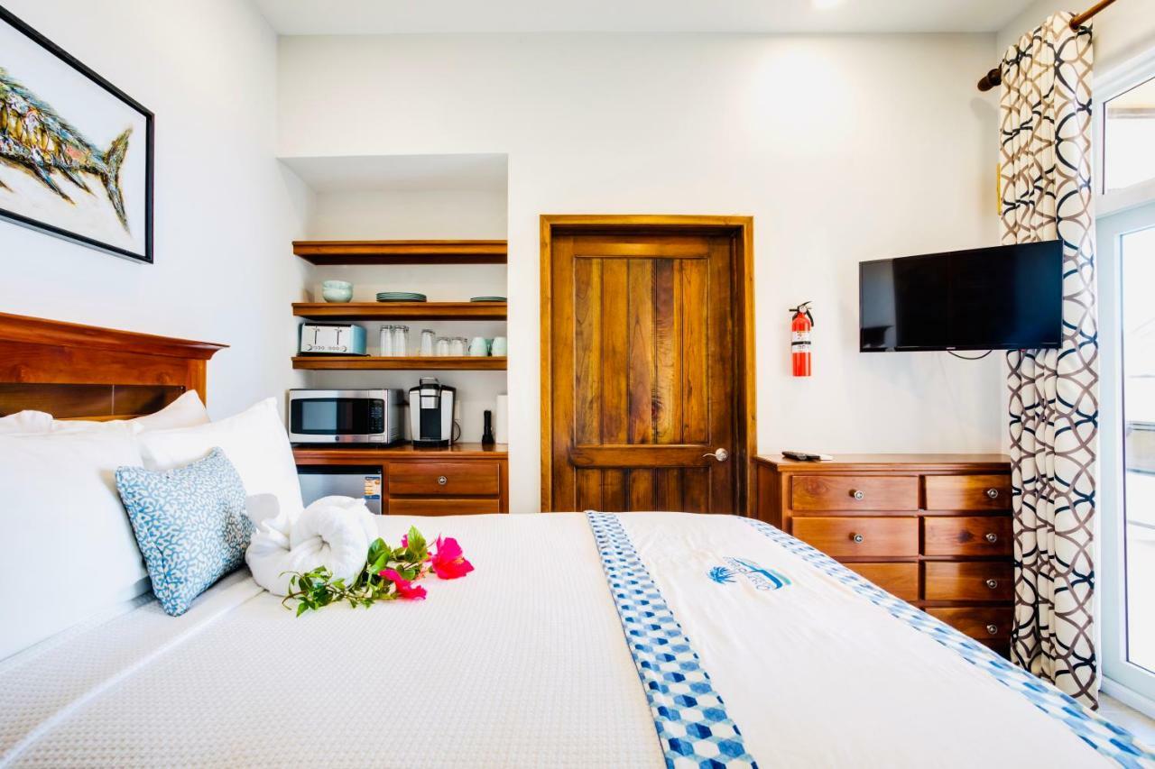 Hotel Ocean Breeze à Placencia Extérieur photo