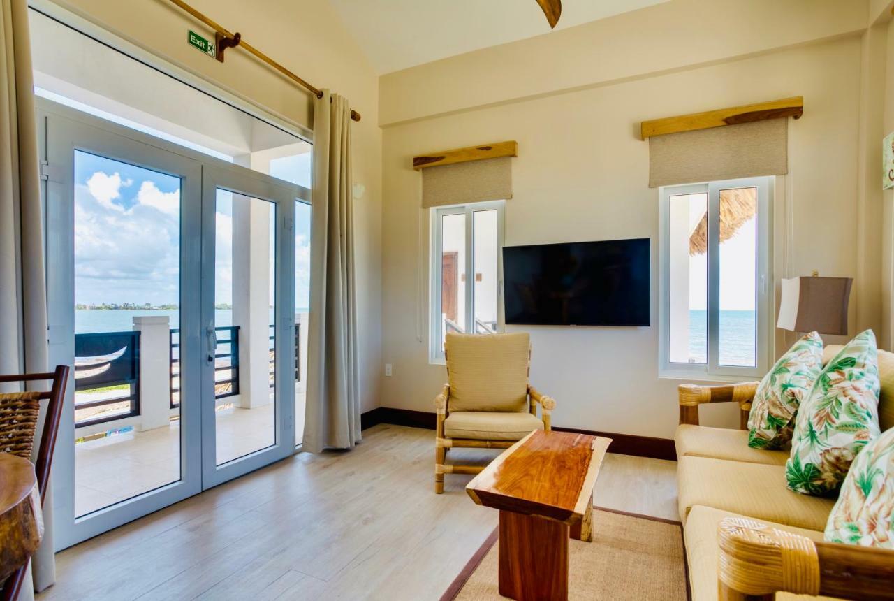 Hotel Ocean Breeze à Placencia Extérieur photo