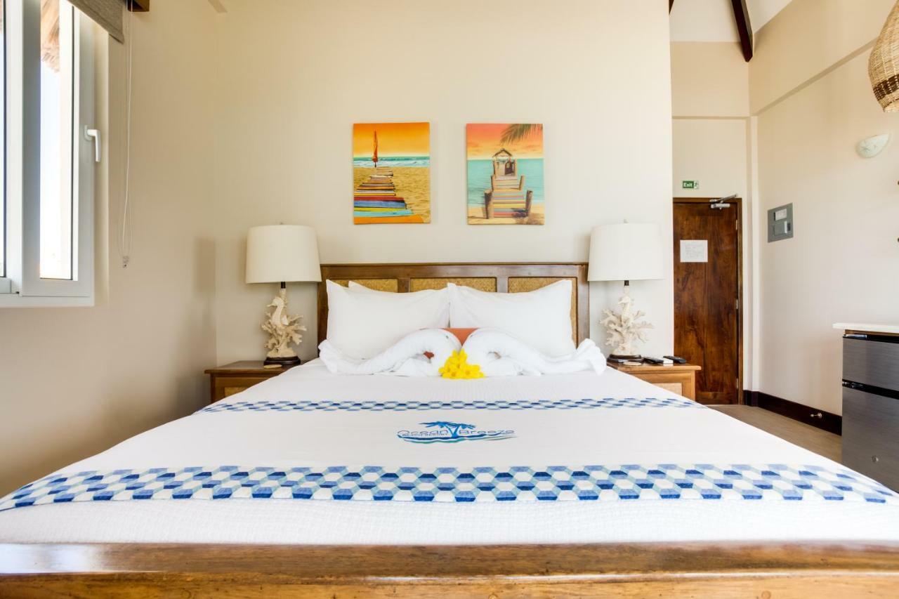Hotel Ocean Breeze à Placencia Extérieur photo
