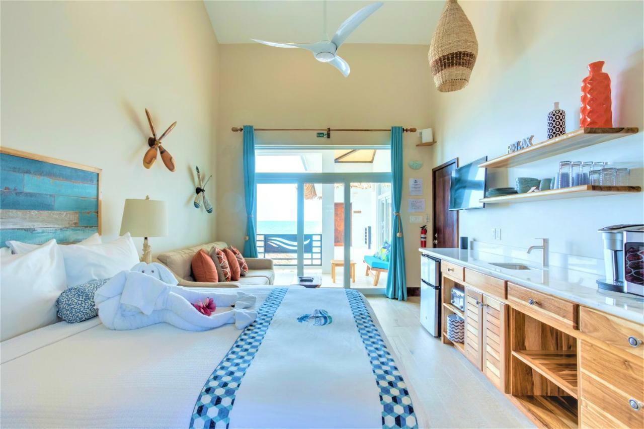 Hotel Ocean Breeze à Placencia Extérieur photo